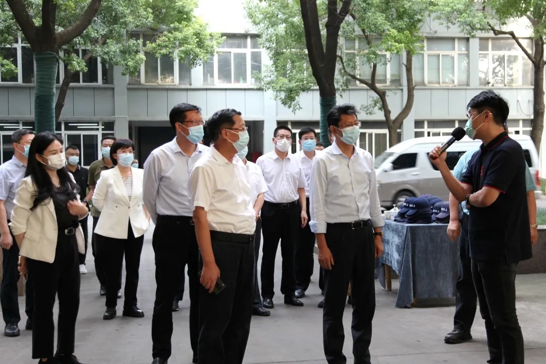 揚(yáng)州市委副書記、代市長(zhǎng)王進(jìn)健調(diào)研揚(yáng)力集團(tuán)疫情防控工作